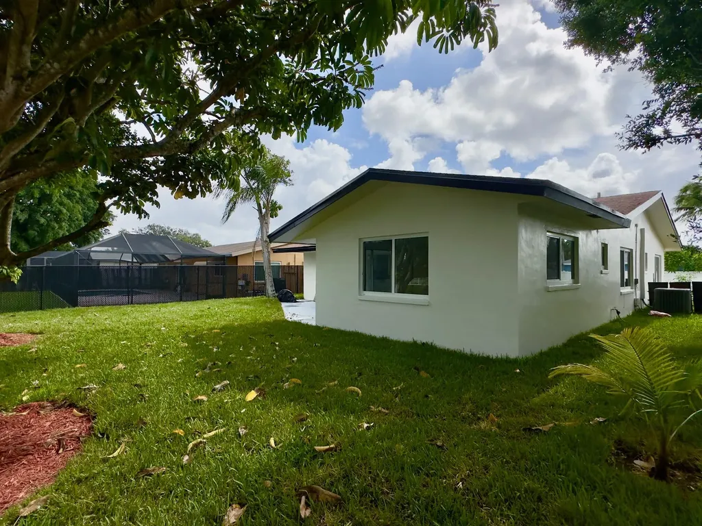 6811 NW 32nd Avenue Fort Lauderdale FL 33309