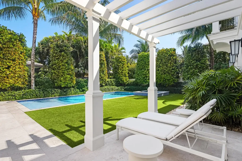 211 Ocean Terrace Palm Beach FL 33480