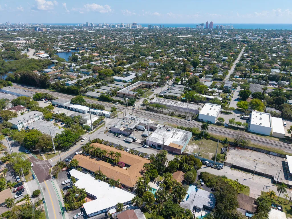 1200 NE 17th Court Fort Lauderdale FL 33305