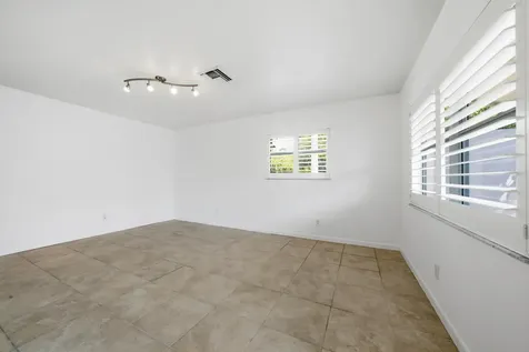 1200 NE 17th Court Fort Lauderdale FL 33305