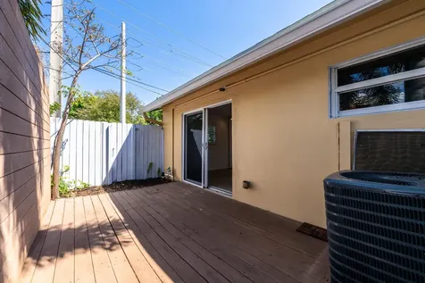 1200 NE 17th Court Fort Lauderdale FL 33305
