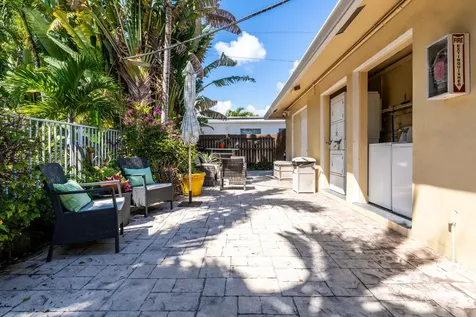 1200 NE 17th Court Fort Lauderdale FL 33305