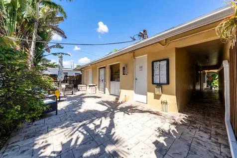 1200 NE 17th Court Fort Lauderdale FL 33305