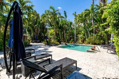 1200 NE 17th Court Fort Lauderdale FL 33305