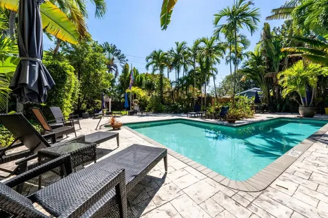 1200 NE 17th Court Fort Lauderdale FL 33305