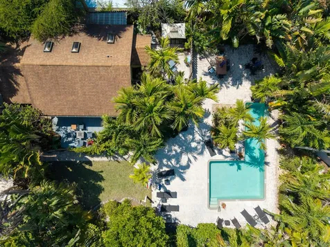 1200 NE 17th Court Fort Lauderdale FL 33305