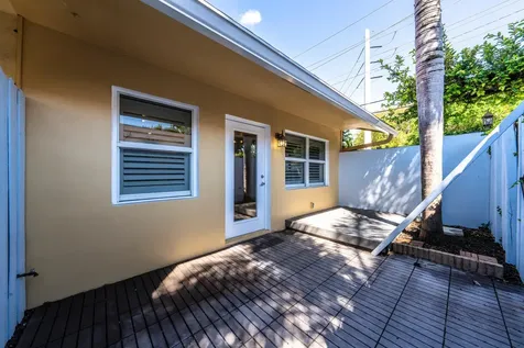 1200 NE 17th Court Fort Lauderdale FL 33305