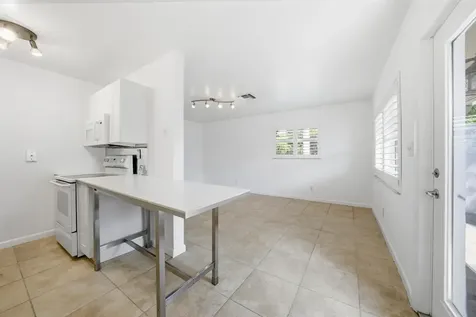 1200 NE 17th Court Fort Lauderdale FL 33305