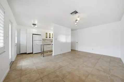 1200 NE 17th Court Fort Lauderdale FL 33305