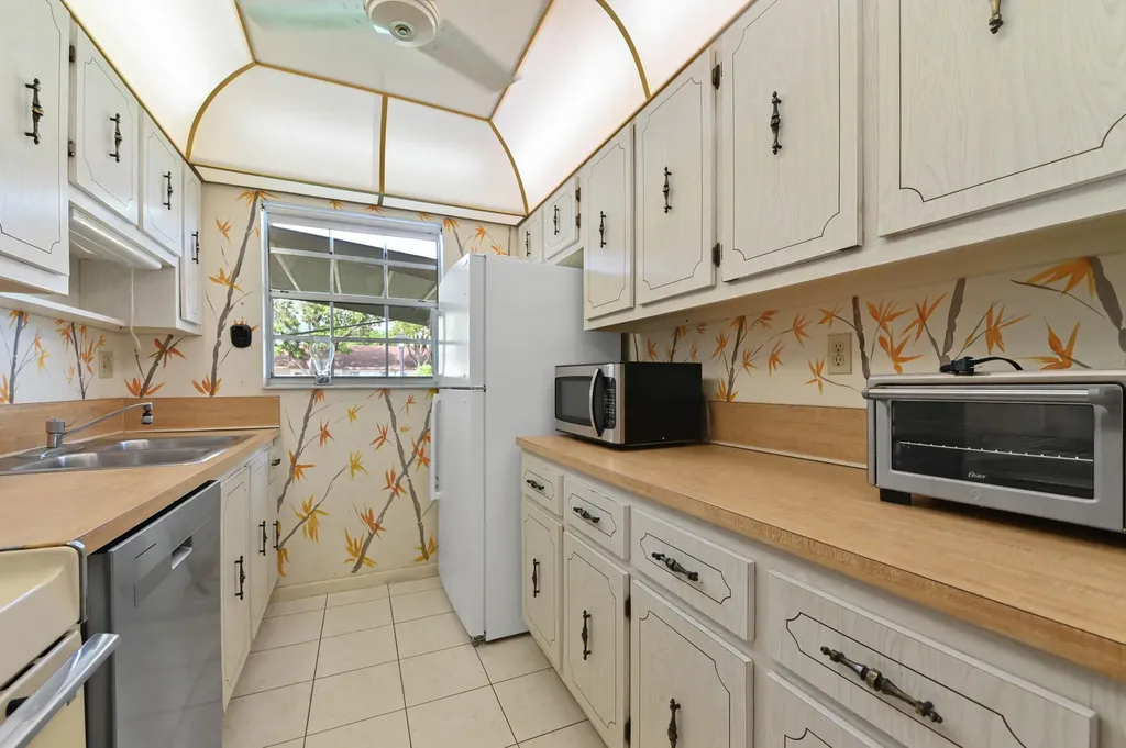 5120 NW 3rd Street Delray Beach FL 33445