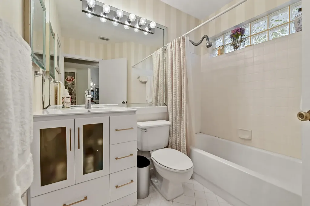 5450 Verona Drive Boynton Beach FL 33437
