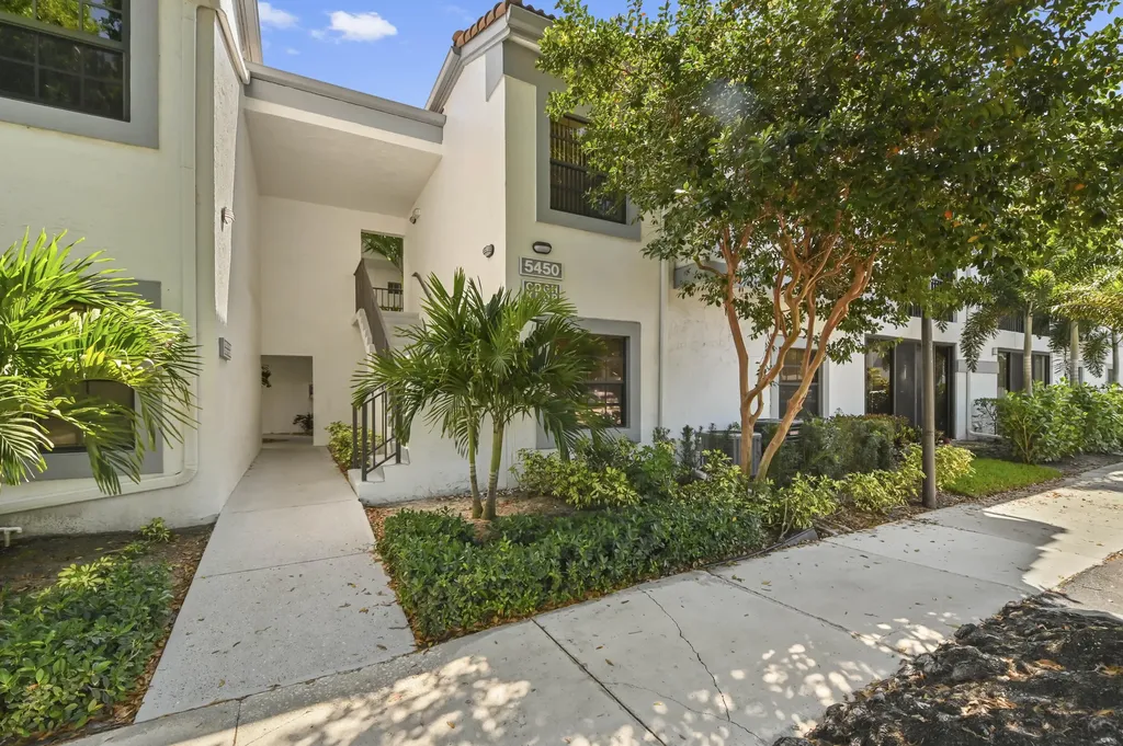 5450 Verona Drive Boynton Beach FL 33437