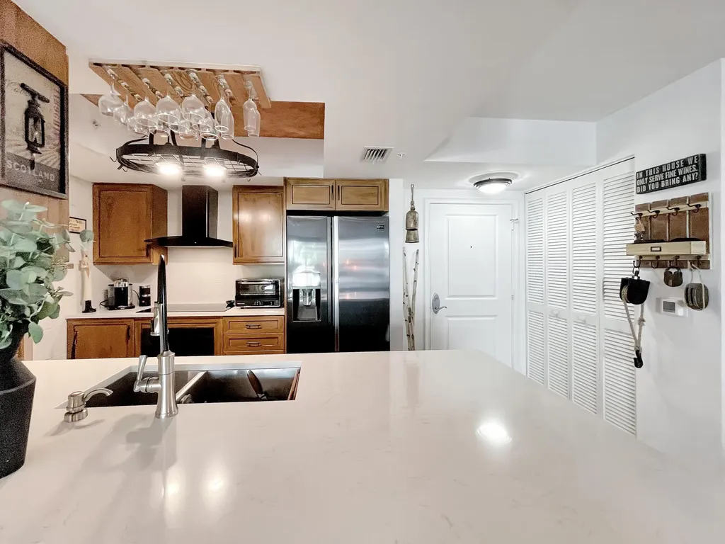 99 SE Mizner Boulevard Boca Raton FL 33432