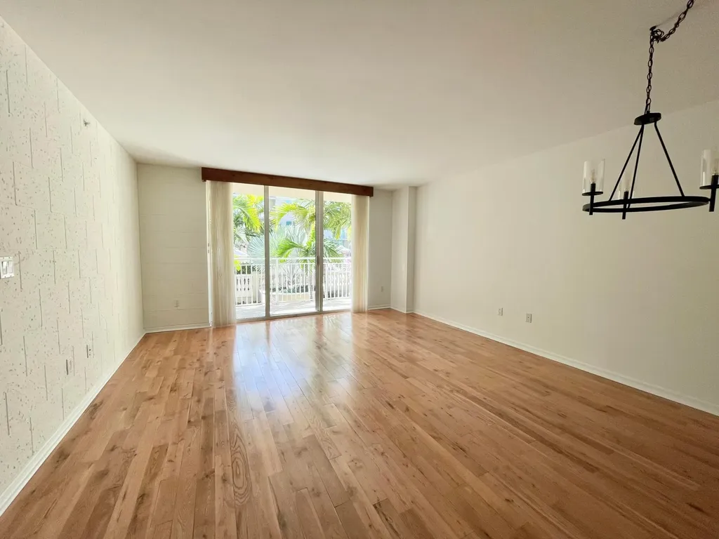 99 SE Mizner Boulevard Boca Raton FL 33432