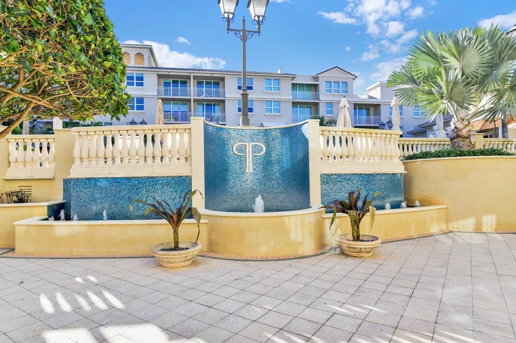 99 SE Mizner Boulevard Boca Raton FL 33432