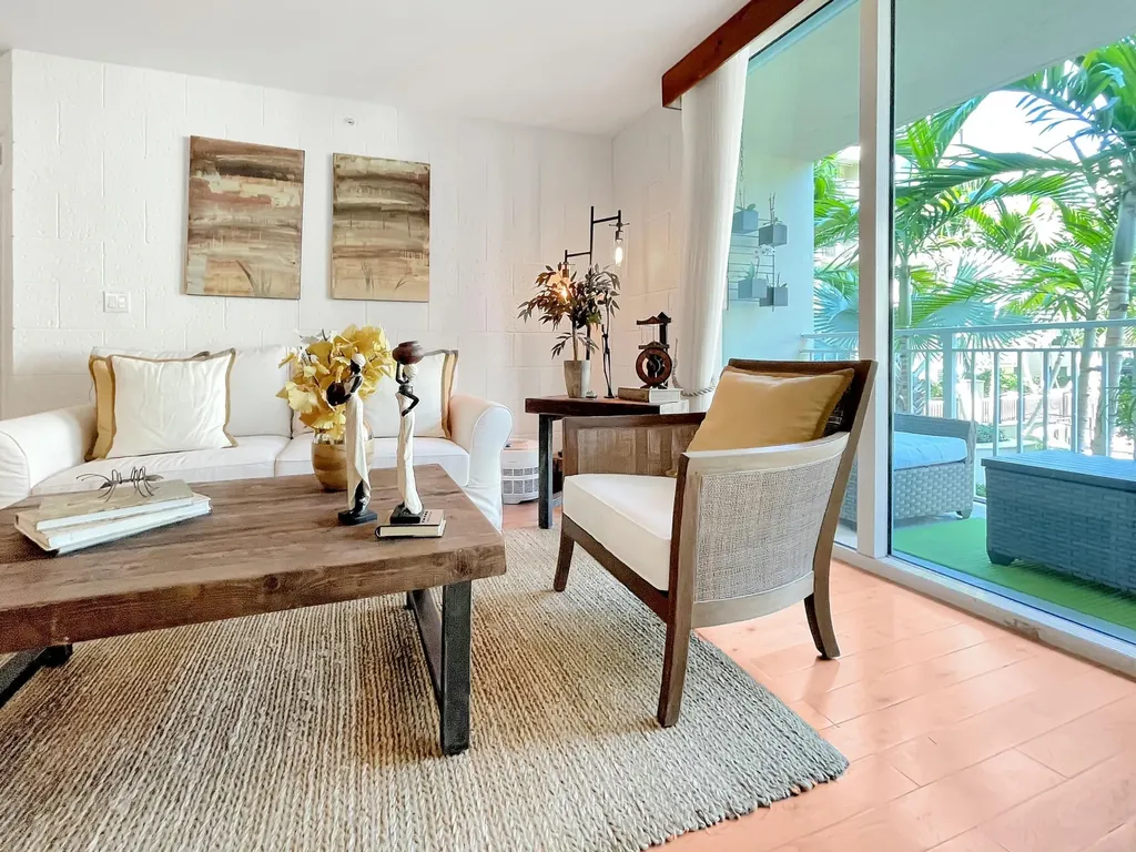99 SE Mizner Boulevard Boca Raton FL 33432