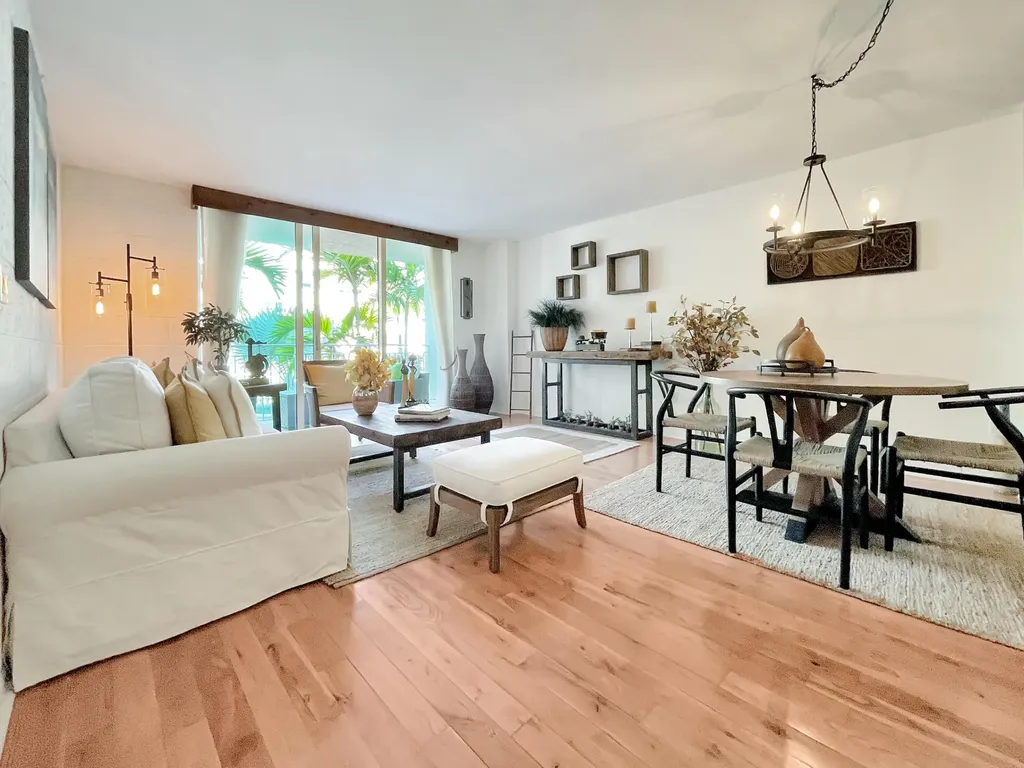 99 SE Mizner Boulevard Boca Raton FL 33432