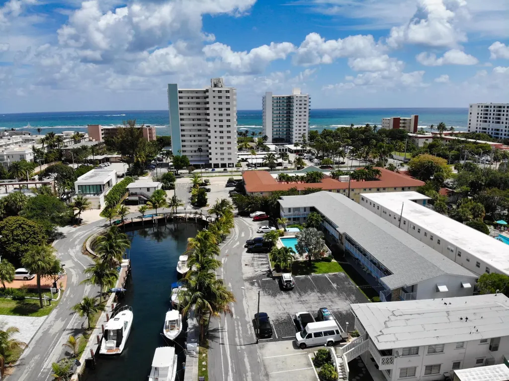 3232 Canal Drive Pompano Beach FL 33062