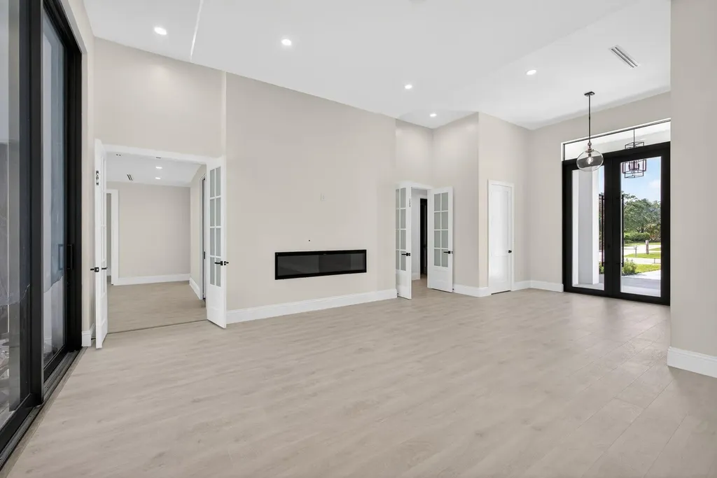 8771 Man O War Road Palm Beach Gardens FL 33418