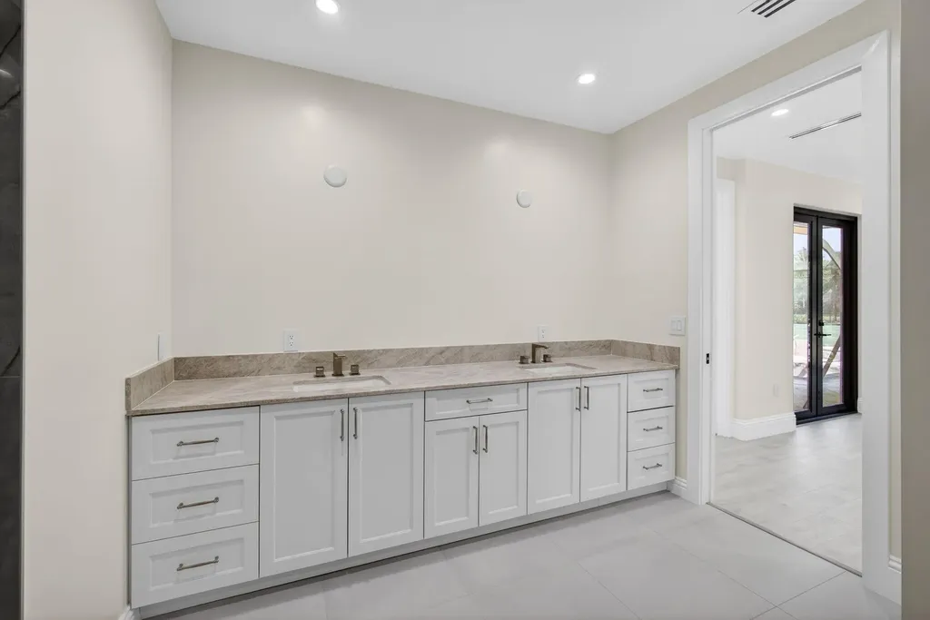 8771 Man O War Road Palm Beach Gardens FL 33418