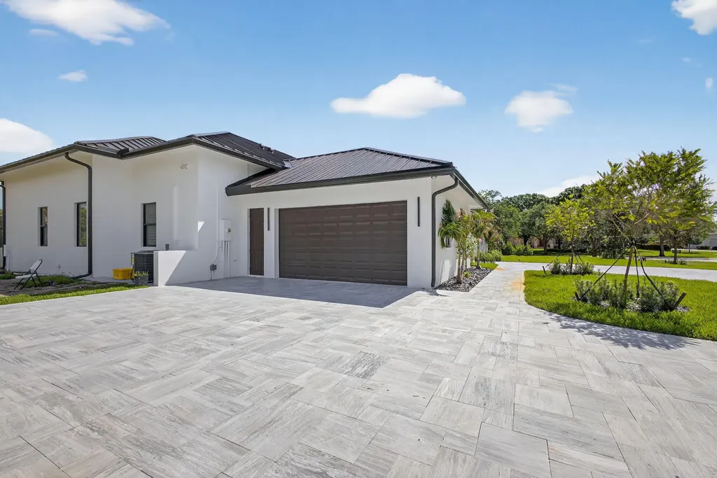 8771 Man O War Road Palm Beach Gardens FL 33418