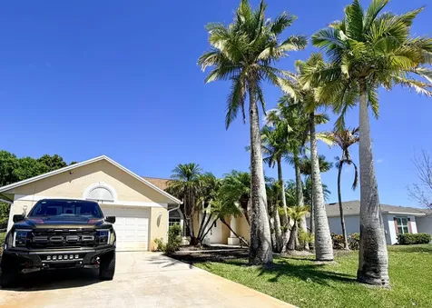 751 SE Starflower Avenue Port St Lucie FL 34983