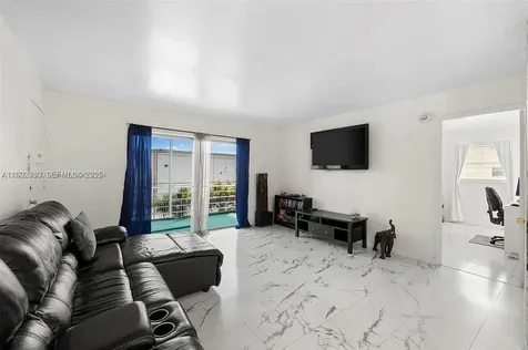 4043 NW 16th Street Lauderhill FL 33313