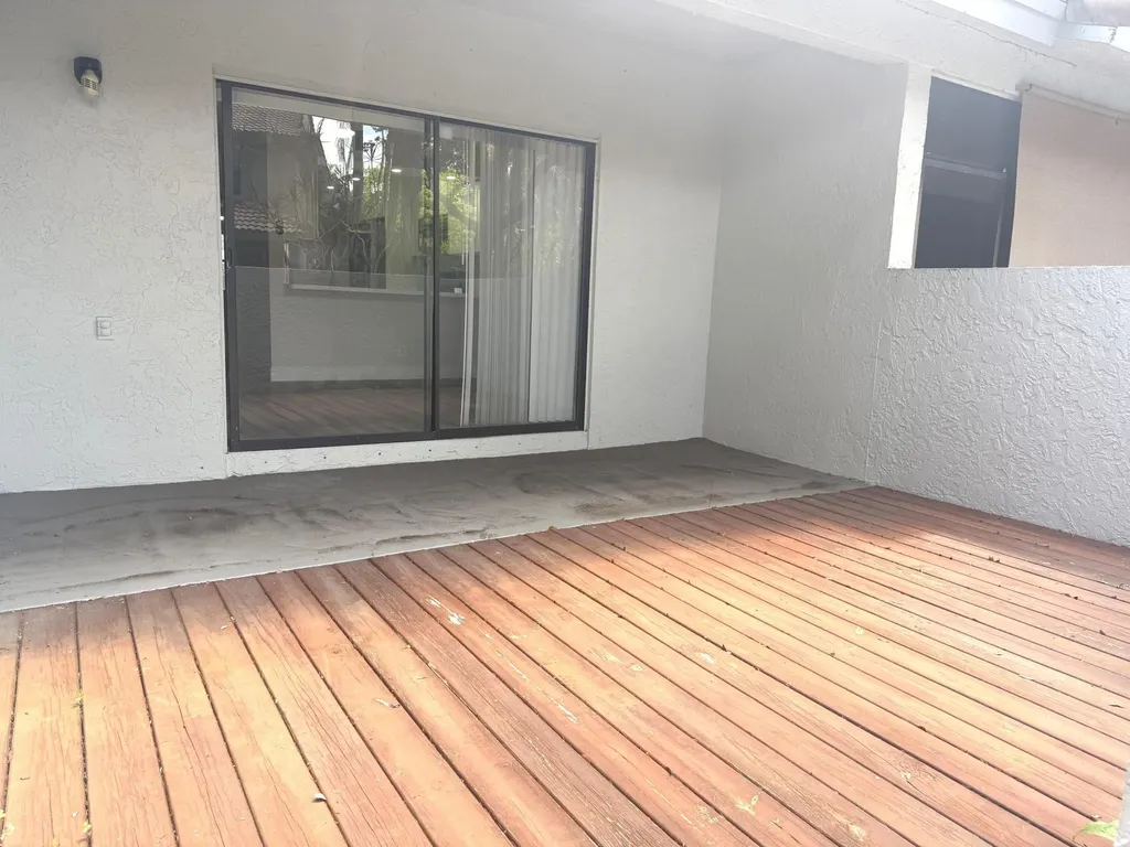 9793 Riverside Drive Coral Springs FL 33071