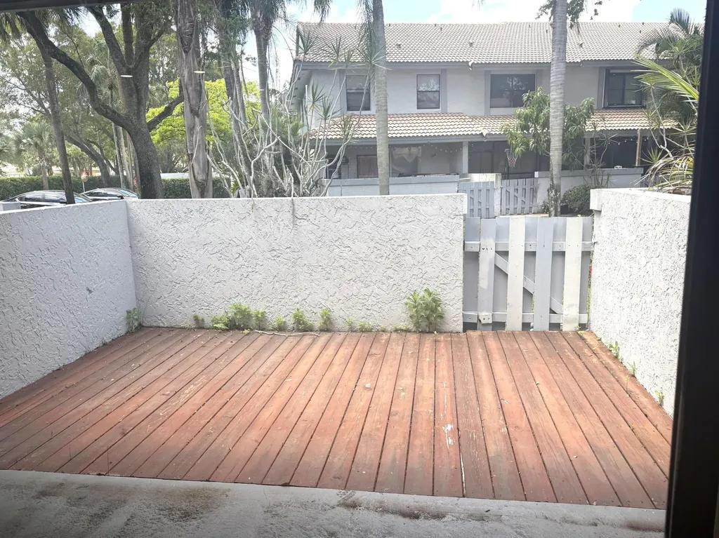 9793 Riverside Drive Coral Springs FL 33071