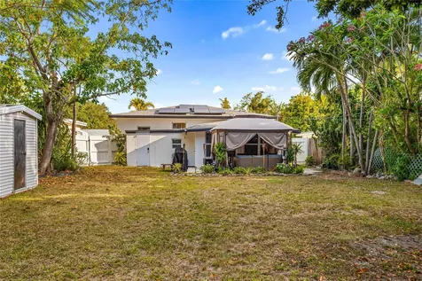 218 SW 7th Street Dania Beach FL 33004