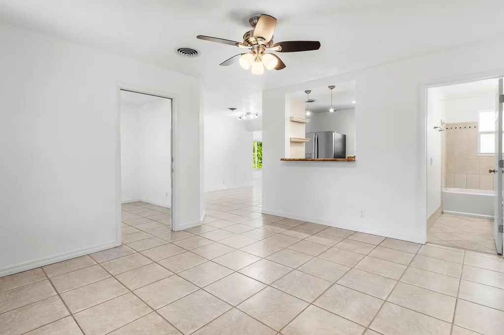 2100 NE 4th Avenue Boca Raton FL 33431