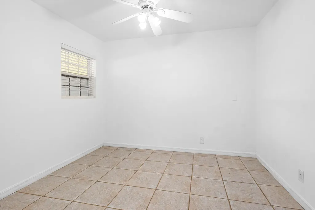 2100 NE 4th Avenue Boca Raton FL 33431