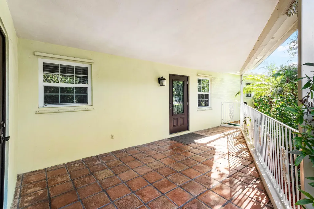 2100 NE 4th Avenue Boca Raton FL 33431