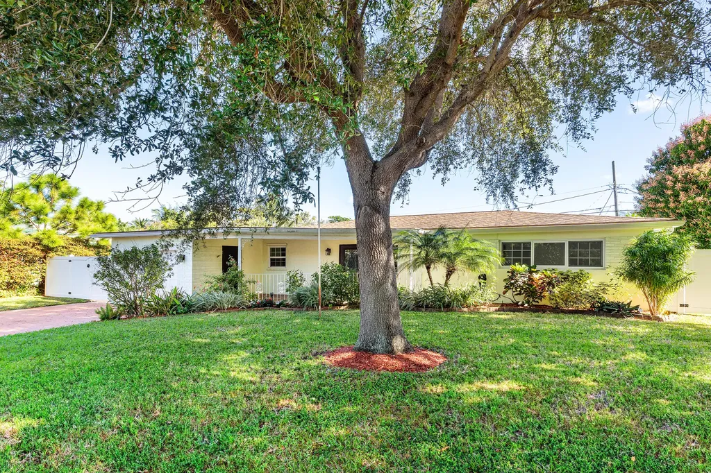 2100 NE 4th Avenue Boca Raton FL 33431