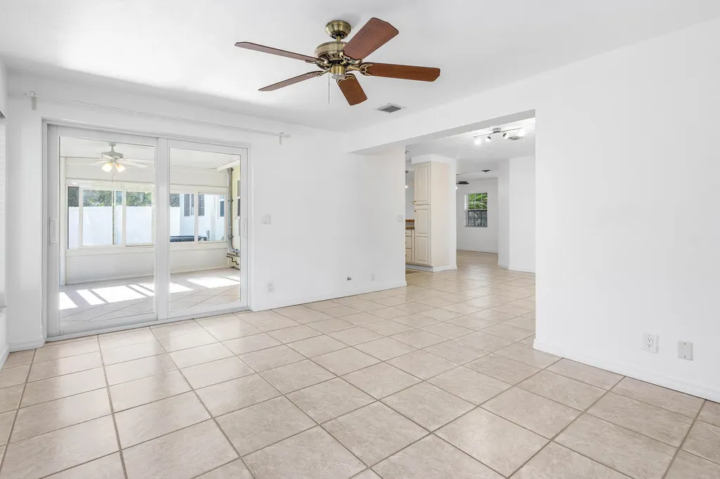2100 NE 4th Avenue Boca Raton FL 33431