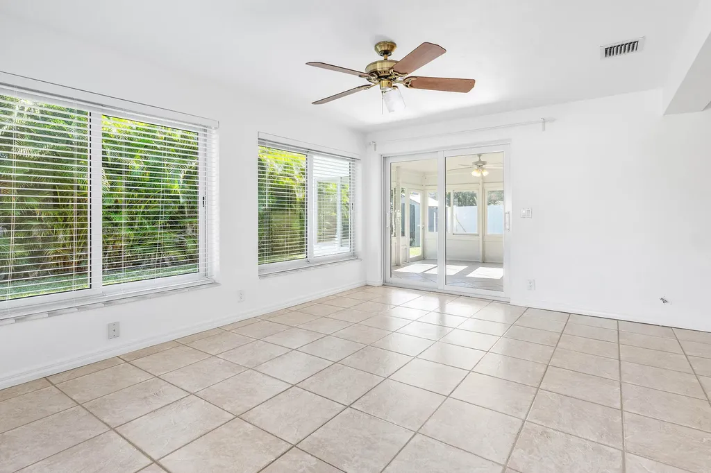 2100 NE 4th Avenue Boca Raton FL 33431