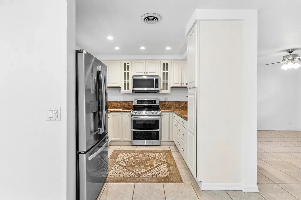 2100 NE 4th Avenue Boca Raton FL 33431