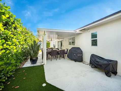 471 Mars Way Juno Beach FL 33408