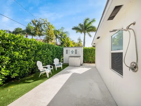 471 Mars Way Juno Beach FL 33408