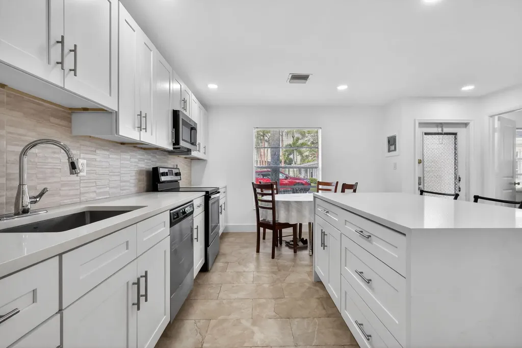5093 Privet Place Delray Beach FL 33484
