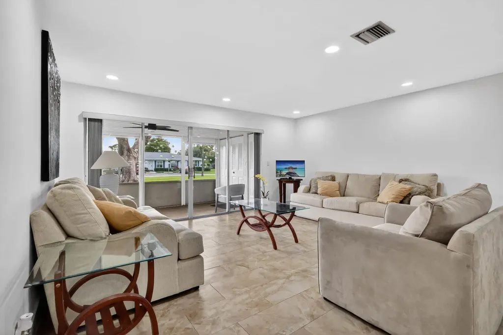 5093 Privet Place Delray Beach FL 33484