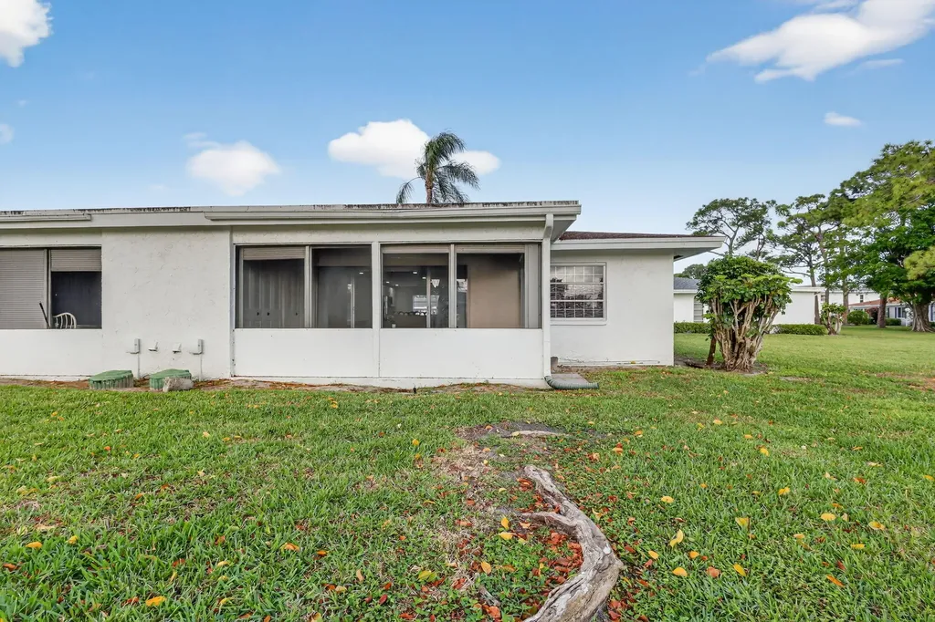 5093 Privet Place Delray Beach FL 33484