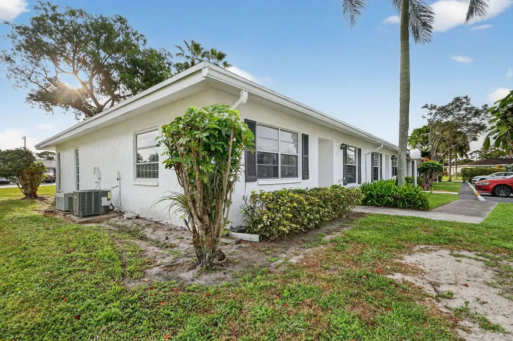 5093 Privet Place Delray Beach FL 33484