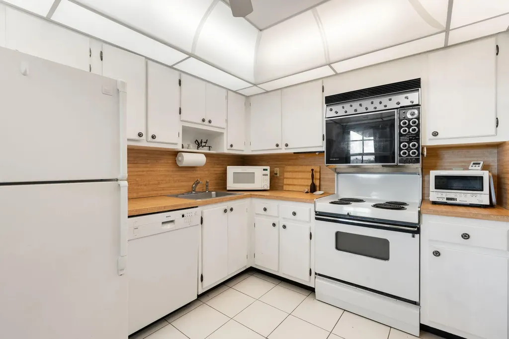 545 Oaks Lane Pompano Beach FL 33069