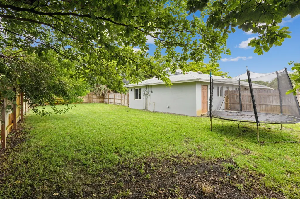 2227 NE 3rd Avenue Delray Beach FL 33444