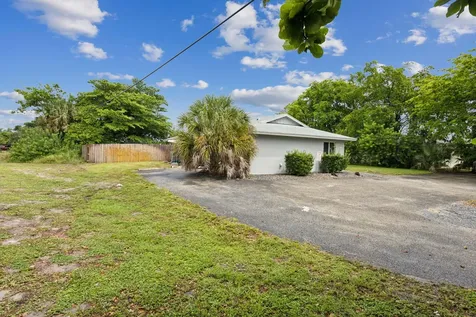 2227 NE 3rd Avenue Delray Beach FL 33444