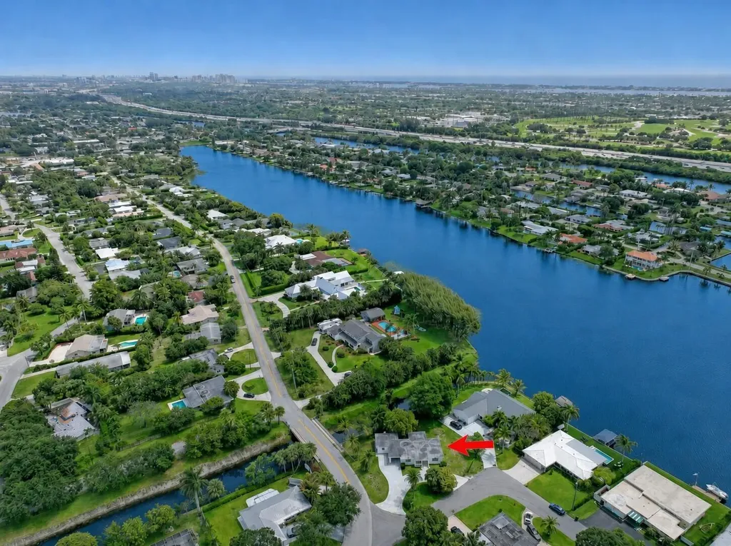 7500 W Lake Drive Lake Clarke Shores FL 33406