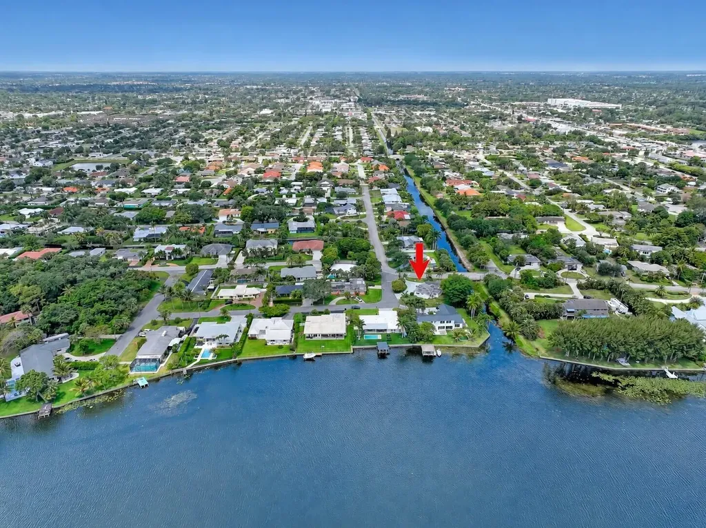 7500 W Lake Drive Lake Clarke Shores FL 33406