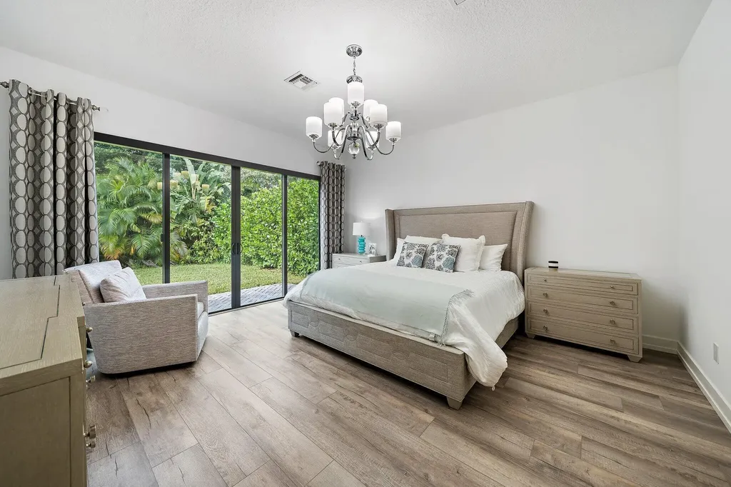 2938 Gin Berry Way West Palm Beach FL 33401
