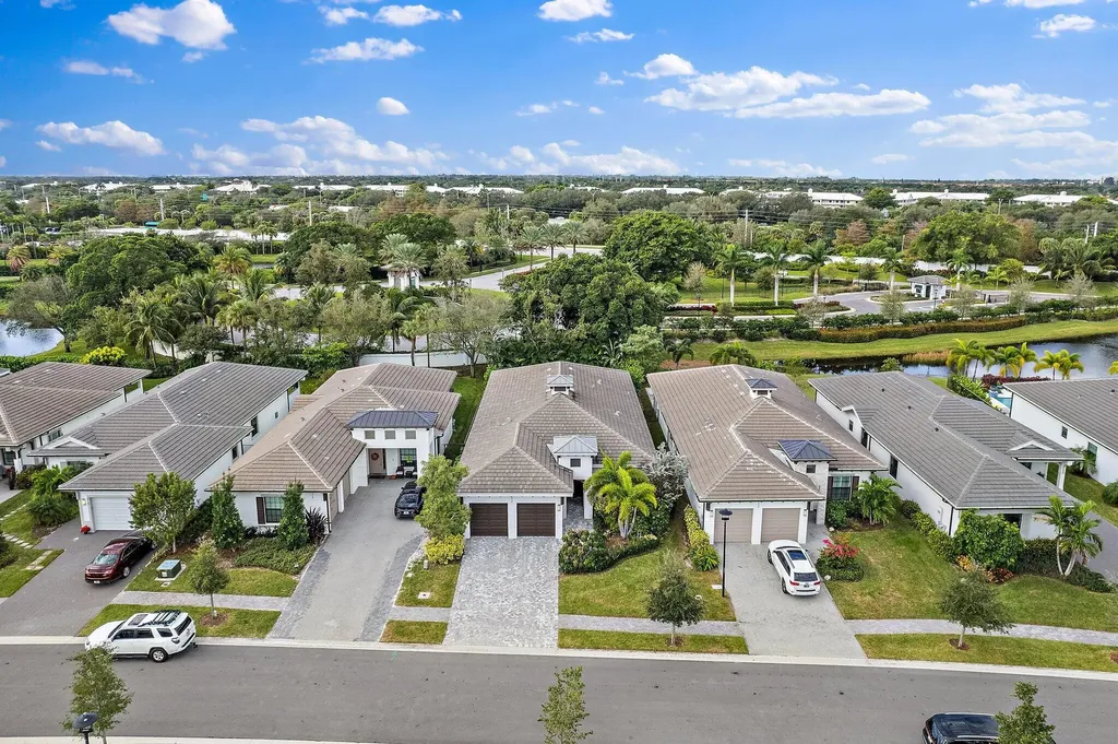 2938 Gin Berry Way West Palm Beach FL 33401
